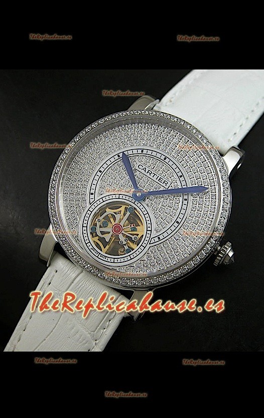Reloj Turbillón Cartier Calibre con esfera de diamante y malla blanca
