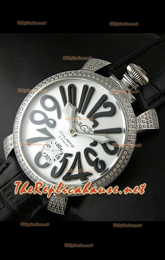 Reloj japonés GaGa Milano Manuale con esfera blanca y bisel de diamantes