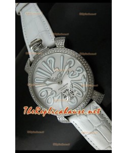 Reloj manual japonés GaGa Milano con esfera metálica y bisel diamante
