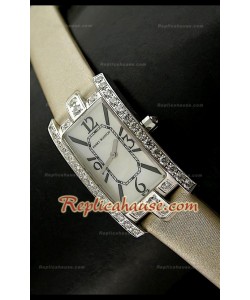 Harry Wenston Avenue C Reloj con Esfera Perla 